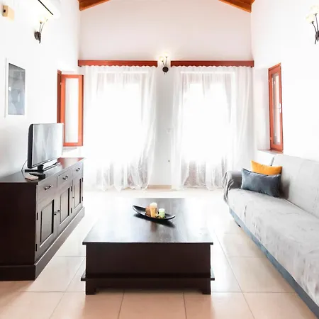 Apartament Yiayia's *