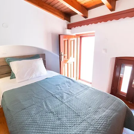 Yiayia's Apartament *